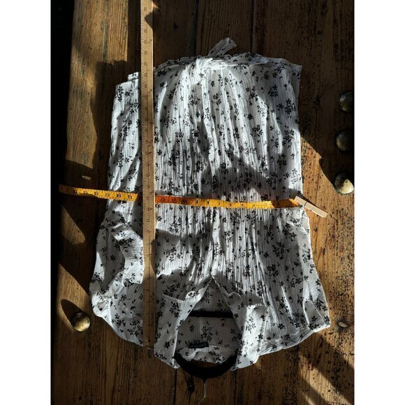 Zenobia Women's White‎ Floral Blouse size 2XL short sleeve button tie rayon - Picture 7 of 7